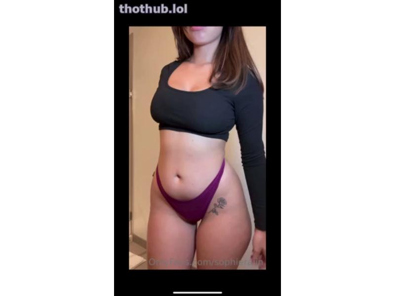 Sophieraiin Leaks Shows Off Her Fat Ass Cambeauties