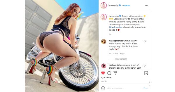 Bree Essrig Nude Boobs Teasing Video Leaked 10