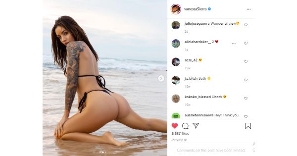 Vanessa Sierra Nude Boobs Showing In Restaurant Video Leaked