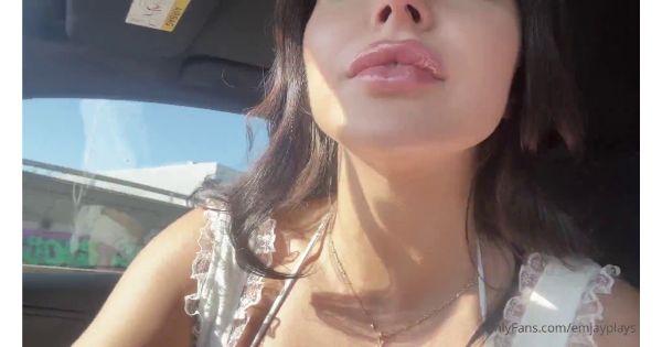 Emily Rinaudo Car Blowjob Videos Porn 1